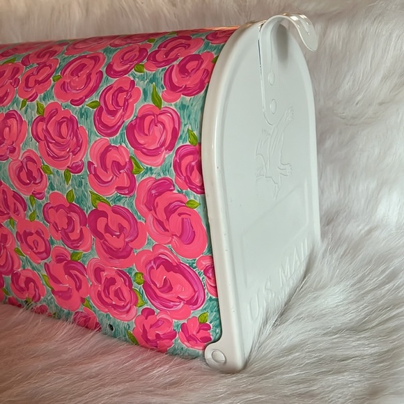 Hand Painted Floral Flowers Mailbox - Picture 2 of 7